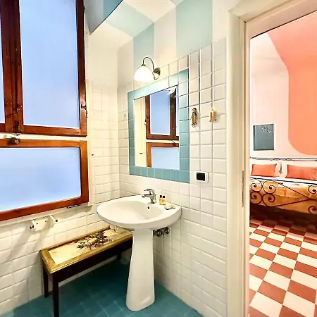 Guest house Raffaelli Travel Close San Frediano