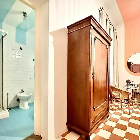 Raffaelli Travel Close San Frediano Guest house